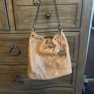 Michael Kors leather bucket bag -Carmel color
